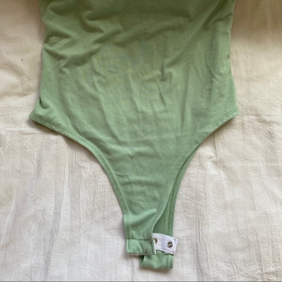 Green tie body suit - Picture 3 of 3